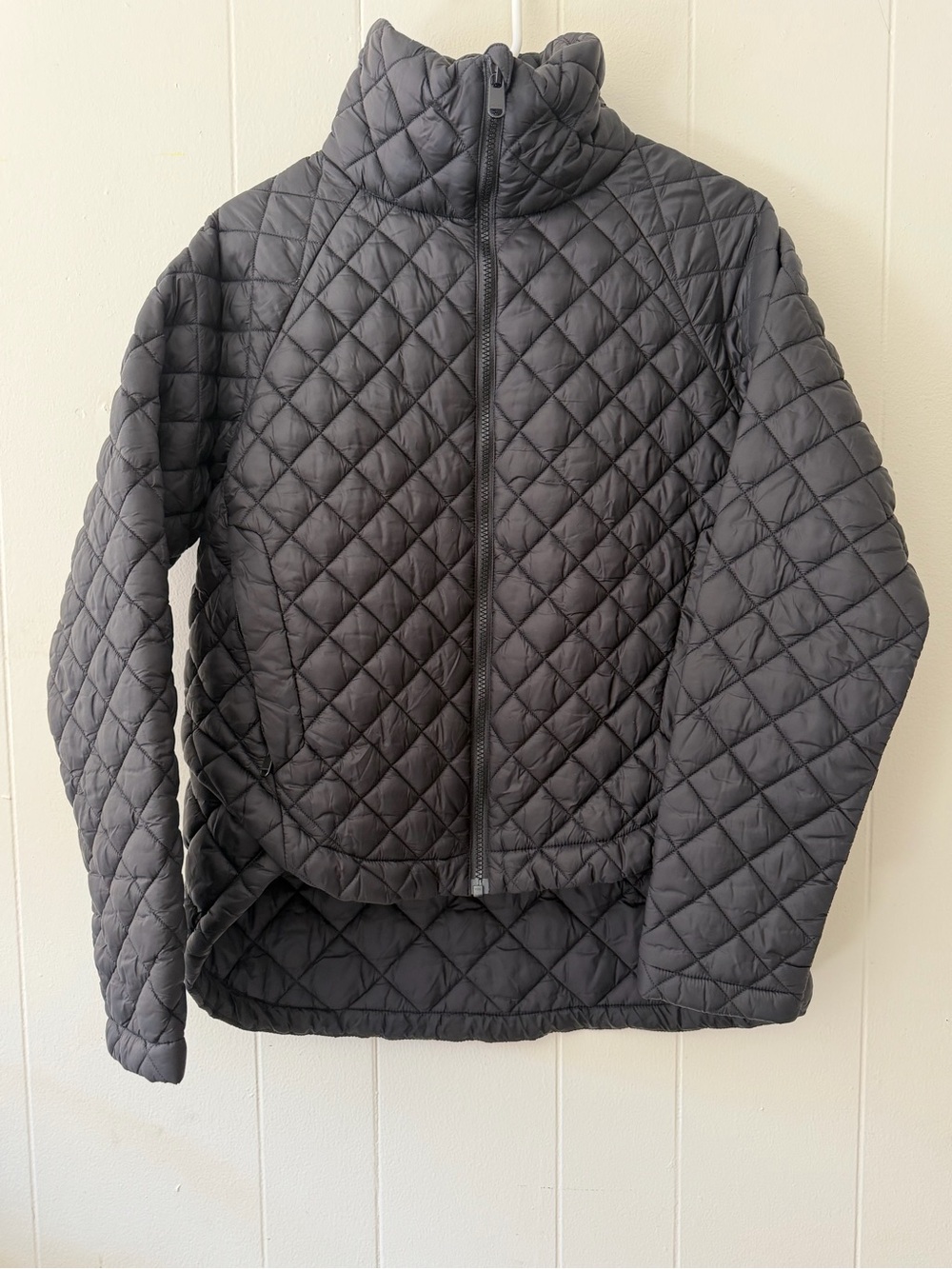 Athleta Black Whisper Featherless Quilted Puffer Jacket Coat High Low Hem Size S